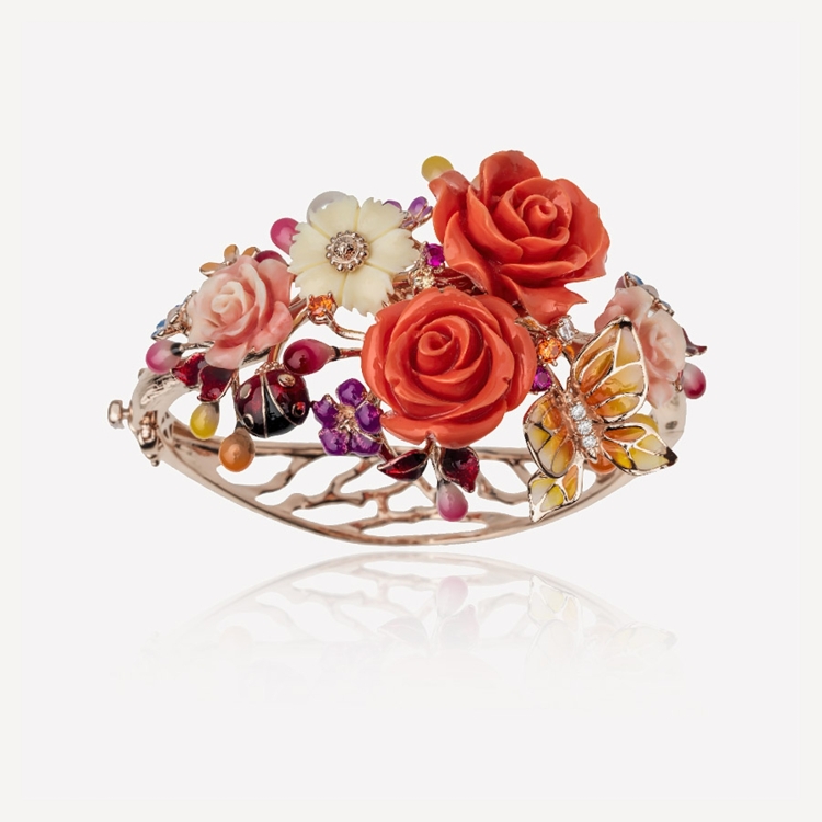 Bracelet with coral roses