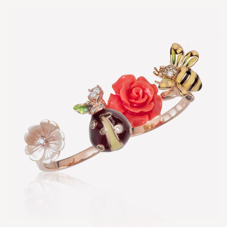 Adjustable double ring with coral rose and bee Adjustable double ring with coral rose and bee