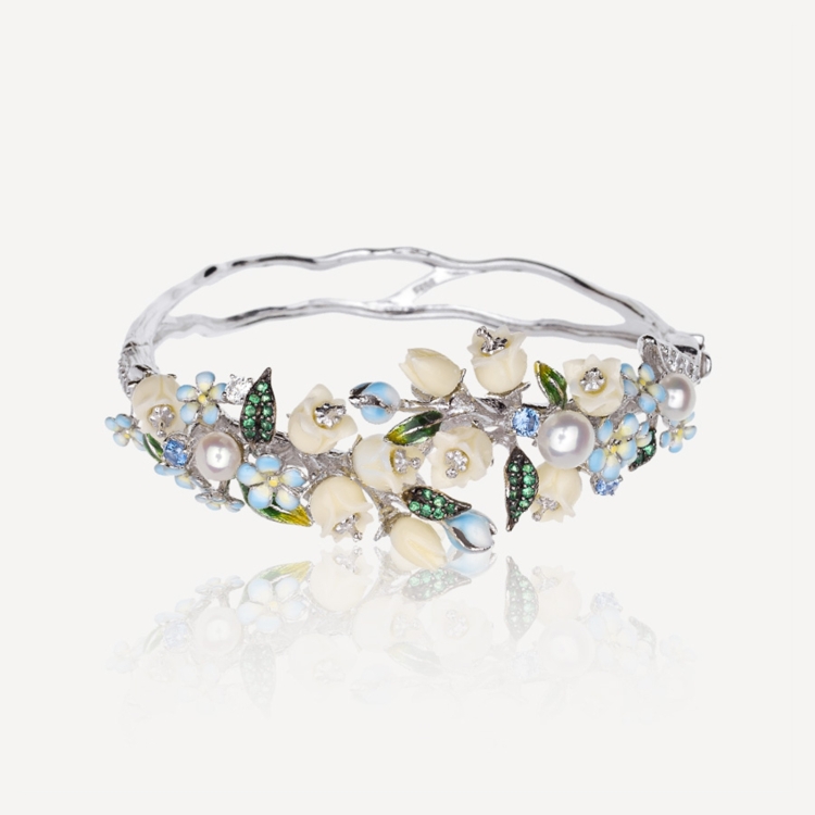 Bracelet with forget-me-nots