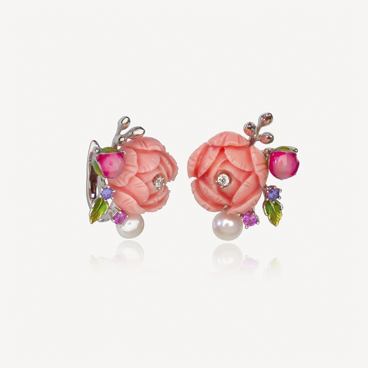 Small earrings with pink peonies