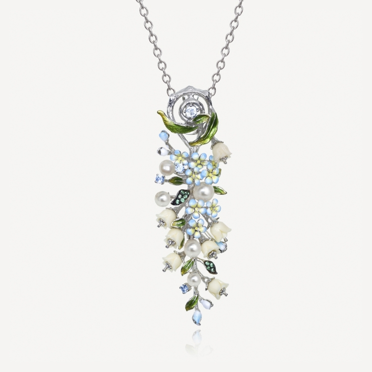 Long pendant with forget-me-nots