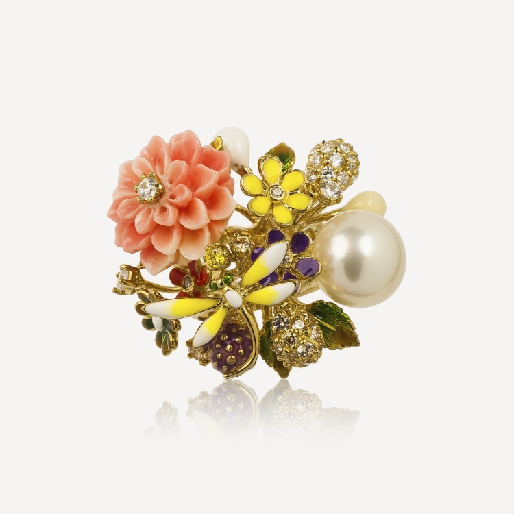 Ring with pink dahlia