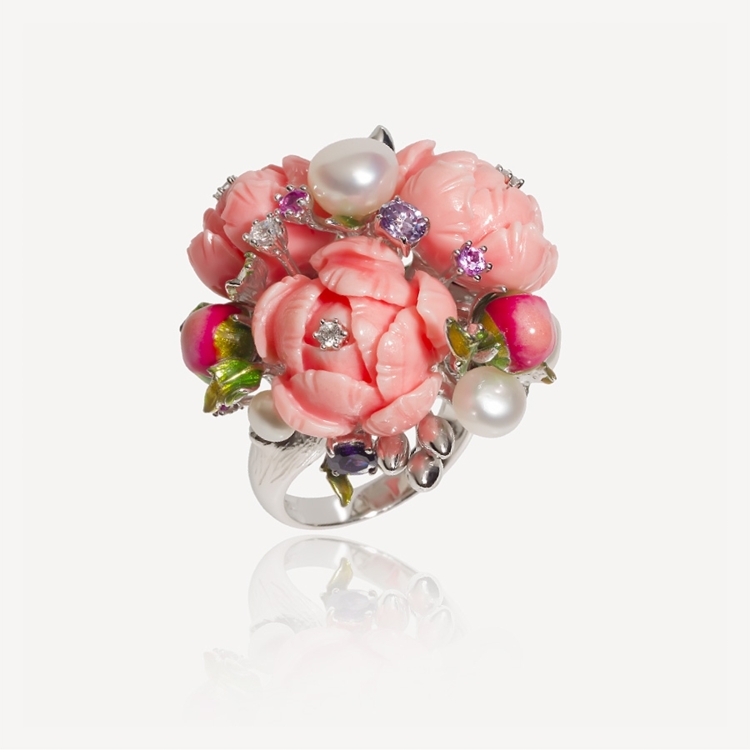 Ring with pink peonies